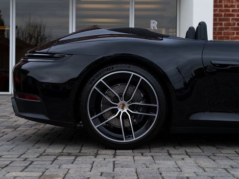 Used 2025 Porsche 911 Carrera image 31