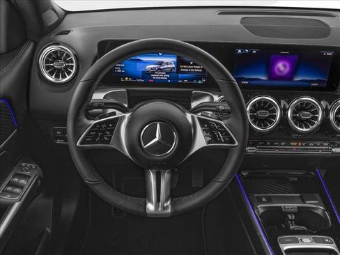 New 2025 Mercedes-Benz GLB 250 image 4