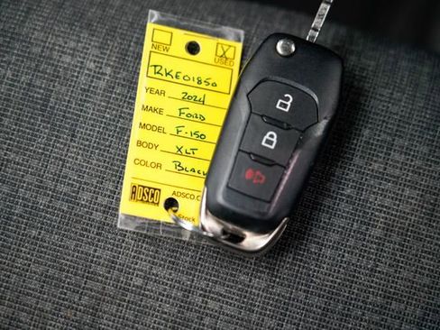 Used 2024 Ford F150 XLT AWD/4WD image 34