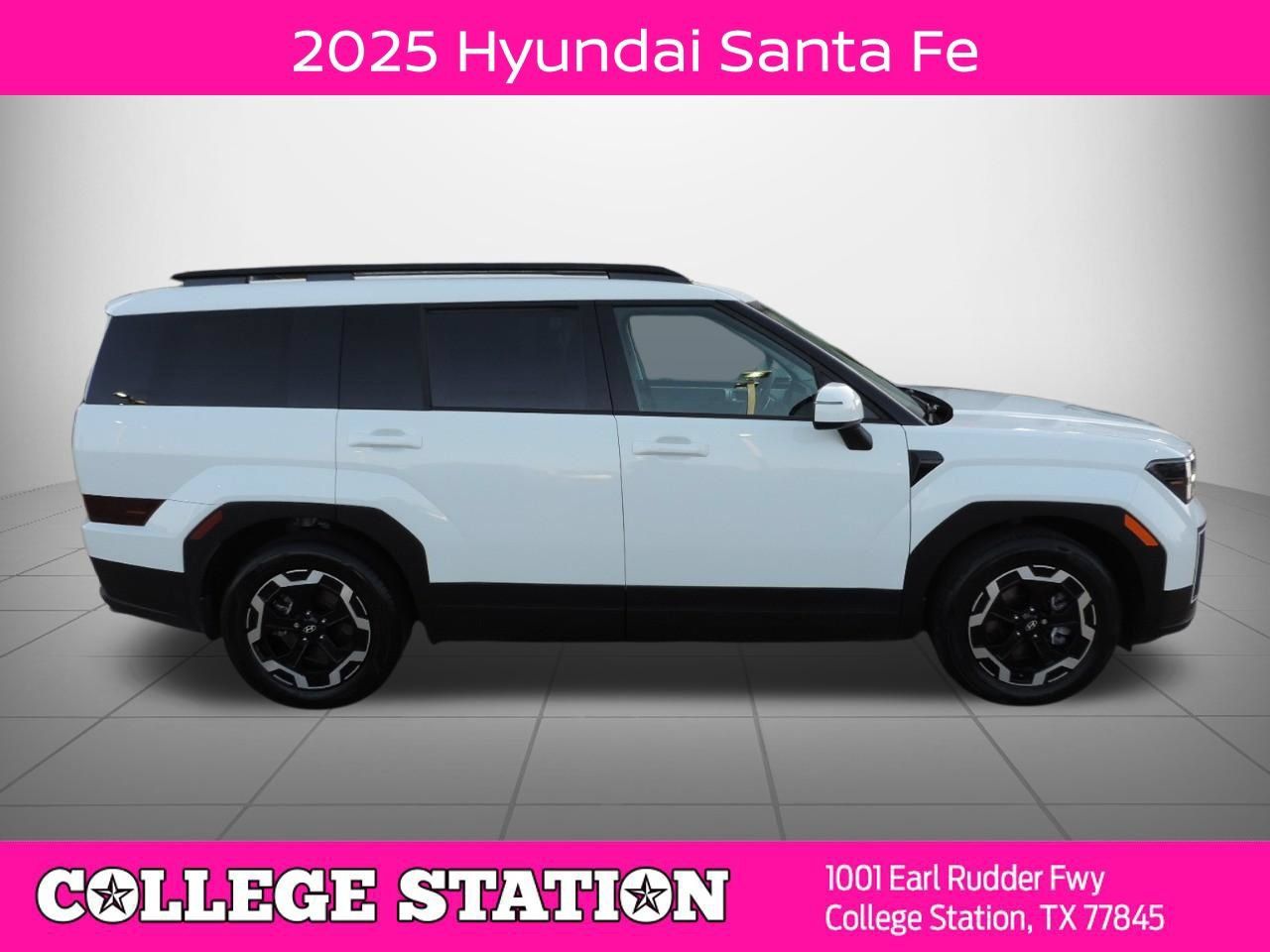 Used 2025 Hyundai Santa Fe SEL FWD image 2