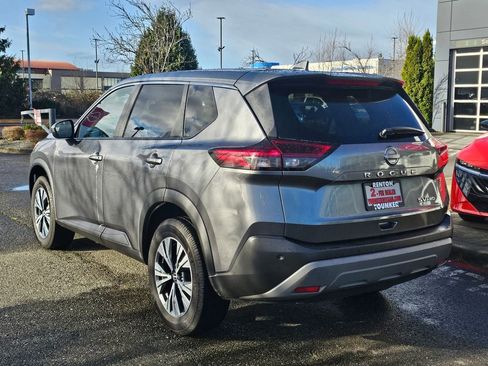 Used 2023 Nissan Rogue SV image 7