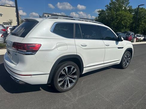 Used 2023 Volkswagen Atlas SEL Premium AWD/4WD image 4