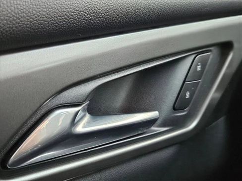 Used 2026 Chevrolet Traverse LT image 18