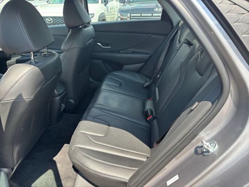 Used 2025 Hyundai Elantra Limited FWD image 27