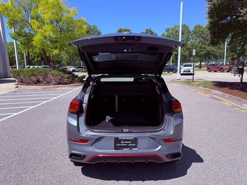 Used 2021 Buick Encore GX Select w/ Sport Touring Package FWD image 11