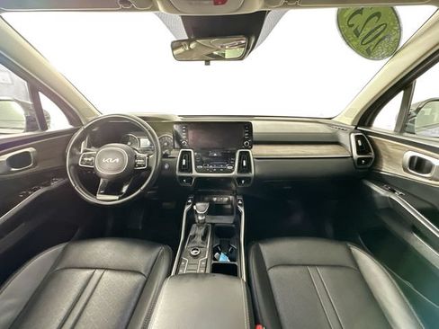 Used 2023 Kia Sorento S w/ Panoramic Sunroof Package AWD/4WD image 3