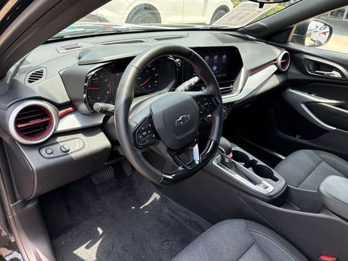 Used 2024 Chevrolet Trax RS FWD image 23