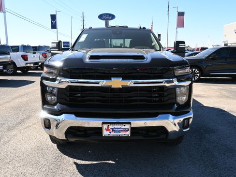 Used 2025 Chevrolet Silverado 2500 LT w/ Texas Edition image 9