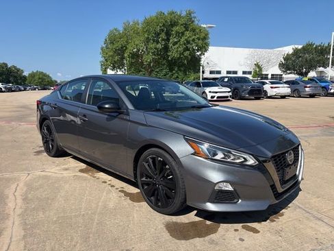 Used 2022 Nissan Altima 2.5 SR FWD image 3