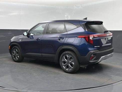 Certified 2026 Kia Seltos LX FWD image 4