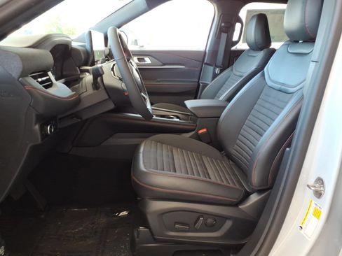 New 2026 Ford Explorer ST-Line w/ ST-Line Street Pack RWD image 3