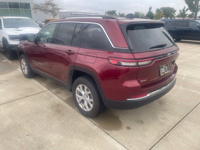 Used 2022 Jeep Grand Cherokee Limited AWD/4WD image 6