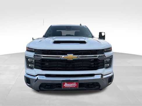Used 2024 Chevrolet Silverado 2500 LT image 9