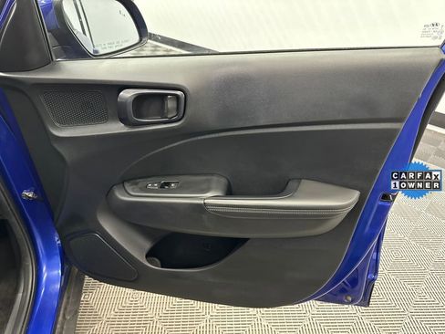 Certified 2025 Hyundai Venue Limited image 14