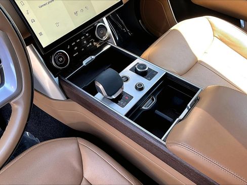 Certified 2023 Land Rover Range Rover SE AWD/4WD image 16