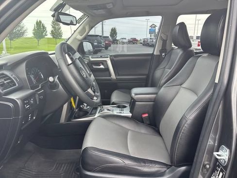 Used 2016 Toyota 4Runner SR5 Premium AWD/4WD image 9