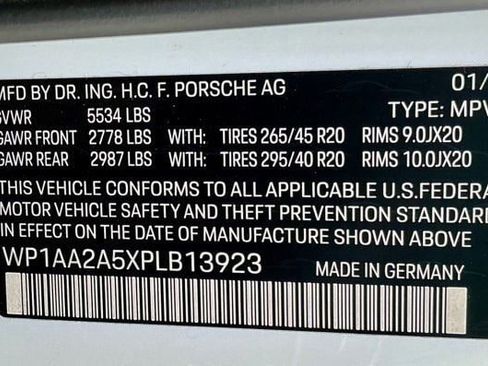 Used 2023 Porsche Macan AWD/4WD image 33