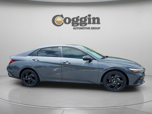 New 2026 Hyundai Elantra SEL Sport Premium FWD image 6