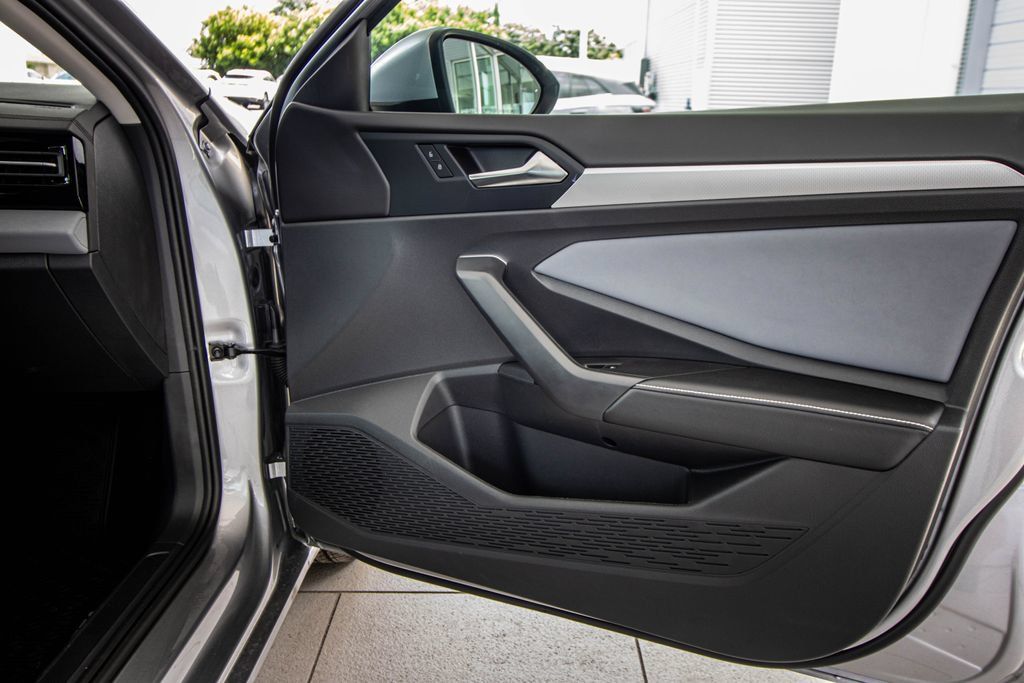Certified 2026 Volkswagen Jetta SE FWD image 18
