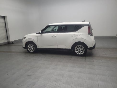 Used 2023 Kia Soul LX w/ Option Group 015 FWD image 3