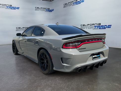 Used 2019 Dodge Charger Scat Pack w/ Dynamics Package RWD image 7