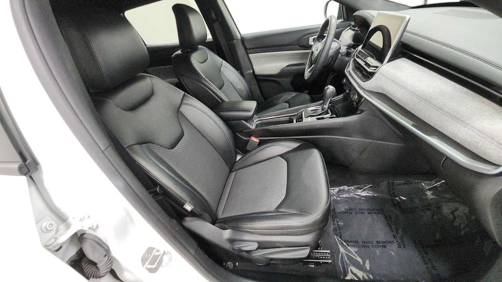 Used 2024 Jeep Compass Latitude AWD/4WD image 28