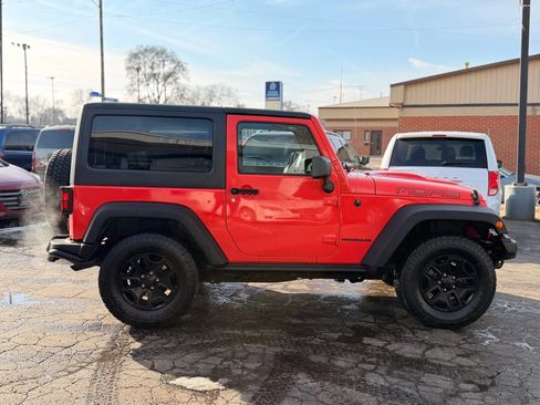 Used 2013 Jeep Wrangler Sahara AWD/4WD image 15