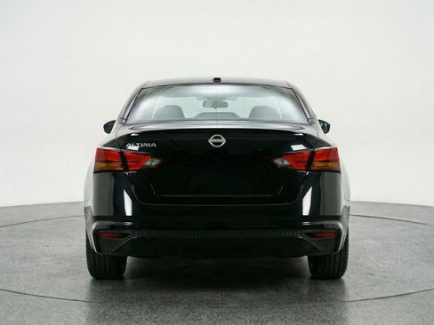 Used 2025 Nissan Altima 2.5 SV image 7