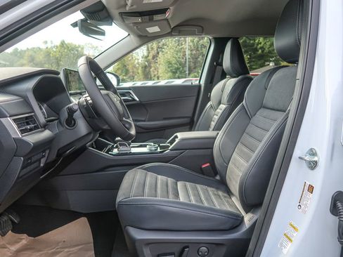 New 2025 Mitsubishi Outlander SE AWD/4WD image 26