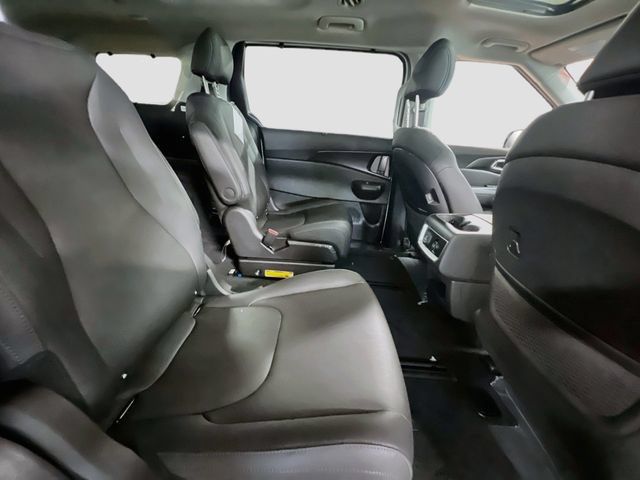 New 2027 Kia Carnival SX w/ Dark Edition Package FWD image 30