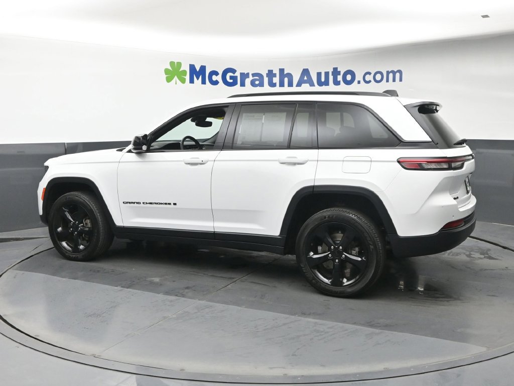 Used 2023 Jeep Grand Cherokee Altitude AWD/4WD image 23