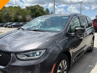 Used 2022 Chrysler Pacifica Touring-L
