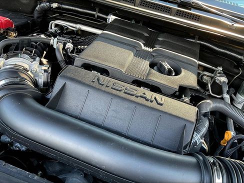 Used 2024 Nissan Frontier SV image 39