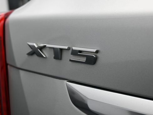 Used 2019 Cadillac XT5 FWD image 32