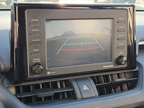 Used 2022 Toyota RAV4 XLE image 18