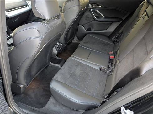 Used 2025 BMW X2 xDrive28i w/ Premium Package image 19