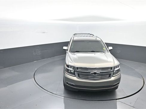 Used 2019 Chevrolet Suburban Premier w/ Premier Plus Edition image 22