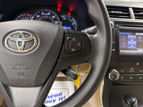 Used 2015 Toyota Camry LE image 13