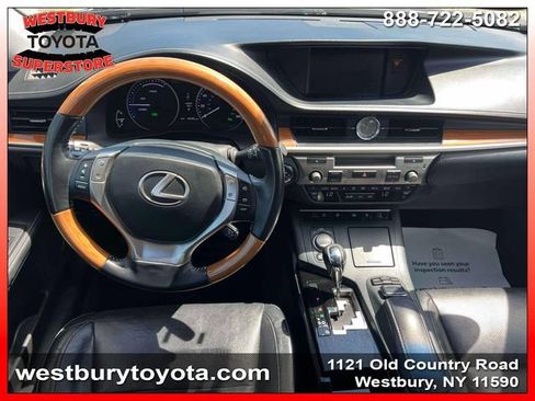 Used 2015 Lexus ES 300h w/ Navigation System Package FWD image 16