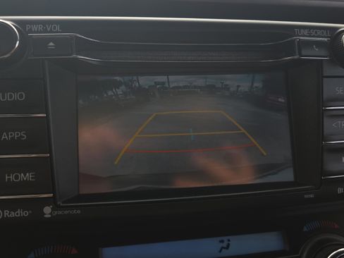 Used 2017 Toyota RAV4 SE image 32