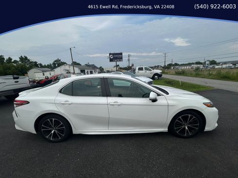 Used 2020 Toyota Camry SE FWD image 6