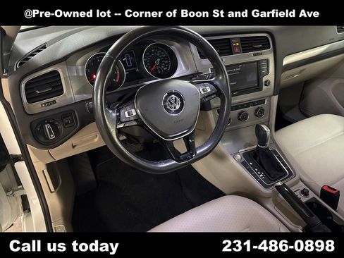 Used 2016 Volkswagen Golf S FWD image 16