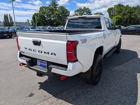 Used 2025 Toyota Tacoma TRD Sport AWD/4WD image 6