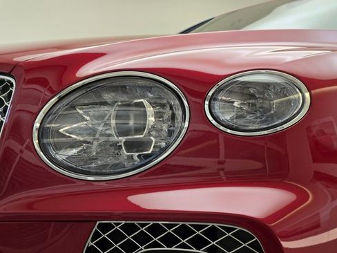 Certified 2021 Bentley Bentayga AWD/4WD image 10