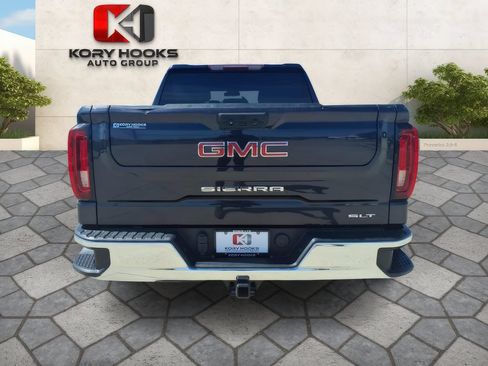 Used 2022 GMC Sierra 1500 SLT AWD/4WD image 3