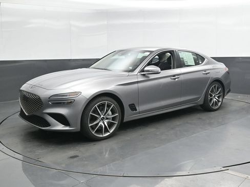 Used 2025 Genesis G70 2.5T AWD/4WD image 8