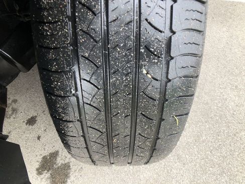 Used 2017 Chevrolet Equinox LT w/ Convenience Package image 12