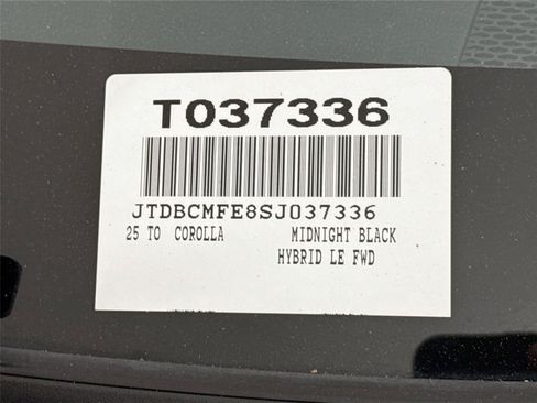 Used 2025 Toyota Corolla LE FWD image 42