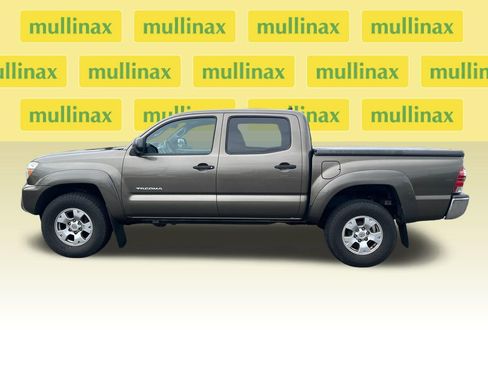 Used 2015 Toyota Tacoma 4x4 Double Cab w/ SR5 Package image 11