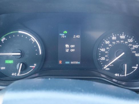 Certified 2024 Toyota Sienna XLE FWD image 28